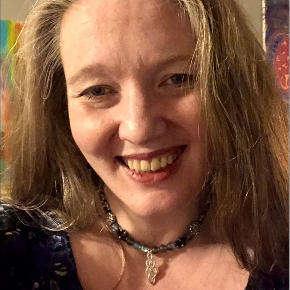 Meet your Posher, Kim - Picture 1 of 17